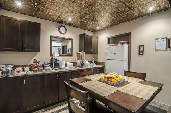 Amenities - Econo Lodge Lloydminster