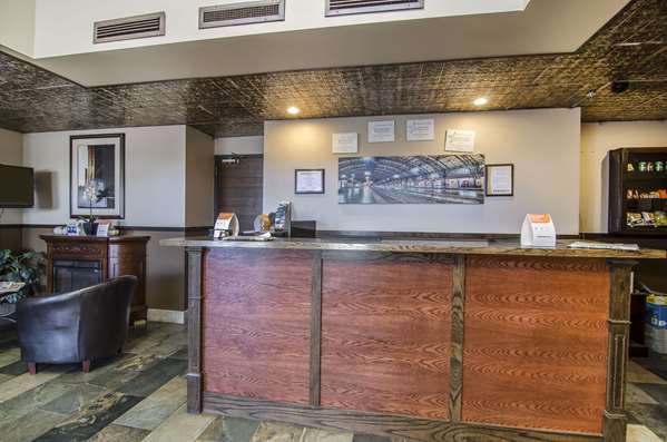  - Econo Lodge Lloydminster