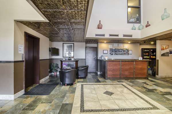  - Econo Lodge Lloydminster