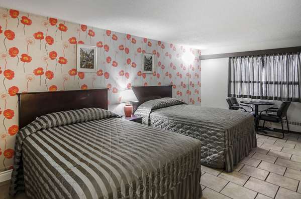  - Econo Lodge Lloydminster