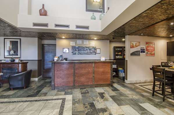  - Econo Lodge Lloydminster