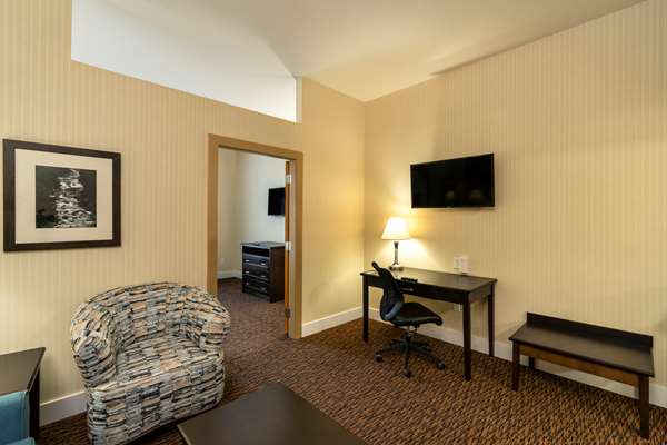 Suite - Comfort Inn & Suites Surrey