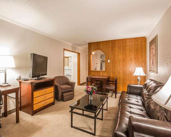  - Quality Inn North Hill Red Deer