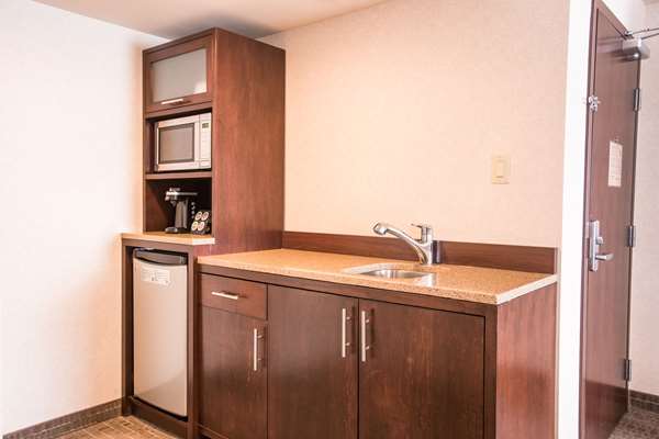 Suite - Quality Inn & Suites Val-d'Or