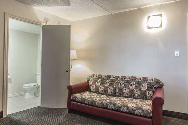  - Econo Lodge Granby