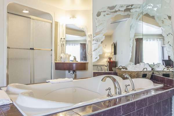  - Econo Lodge Granby