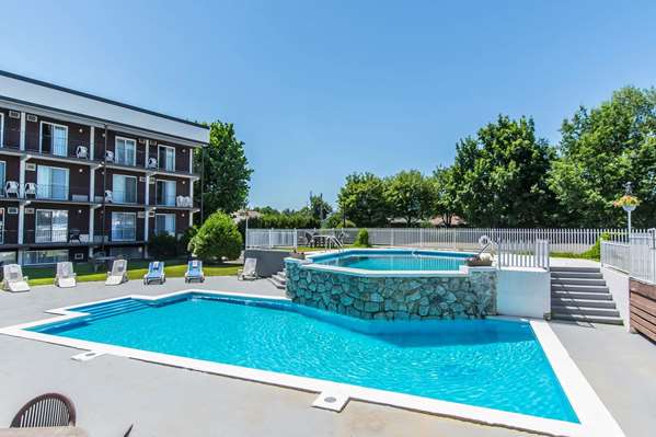 Exterior view - Econo Lodge Granby