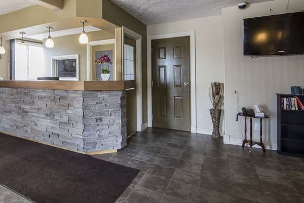  - Econo Lodge Inn & Suites High Level