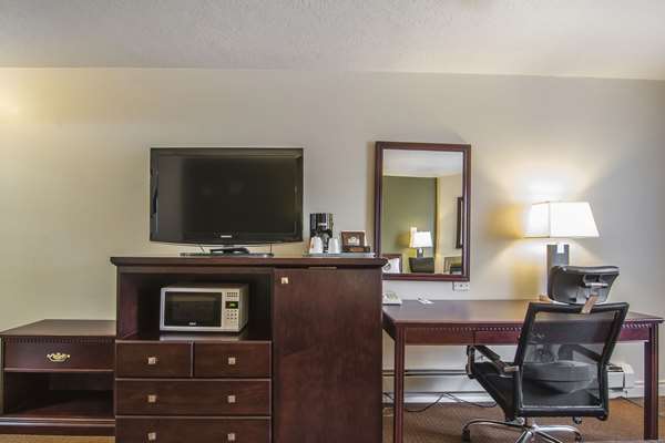  - Econo Lodge Inn & Suites High Level