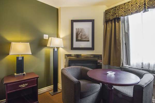  - Econo Lodge Inn & Suites High Level