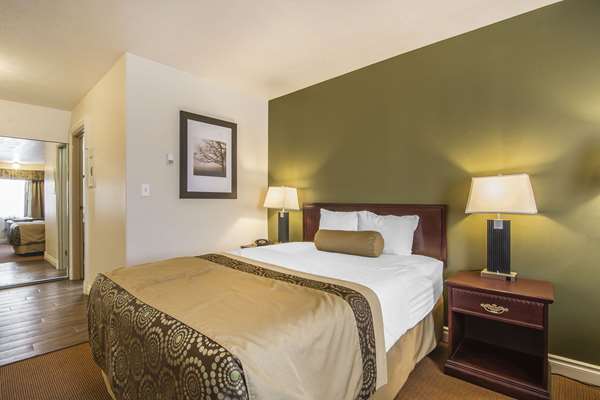  - Econo Lodge Inn & Suites High Level