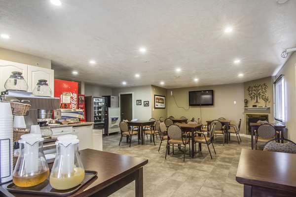 Amenities - Econo Lodge Inn & Suites High Level