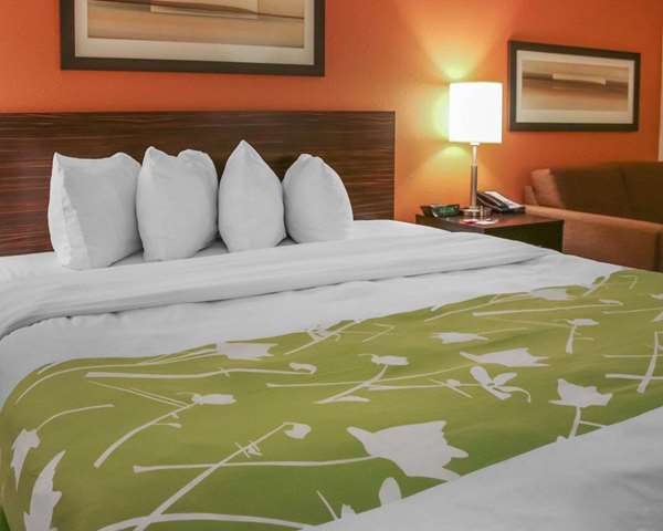  - Econo Lodge Central Winnipeg