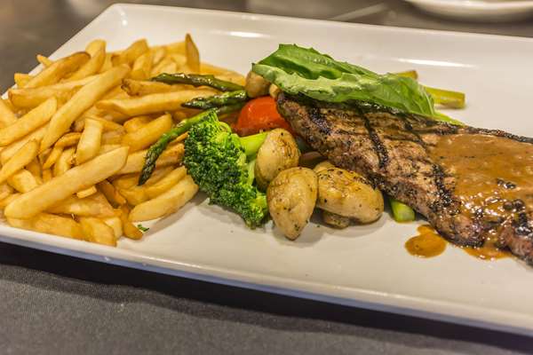 Restaurant - Quality Inn & Suites High Level