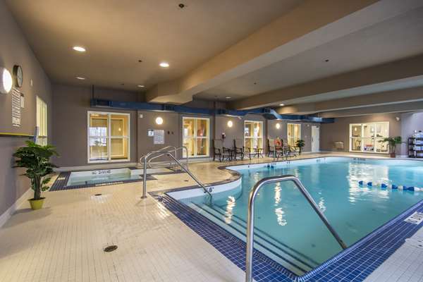 Pool - Comfort Suites Saskatoon