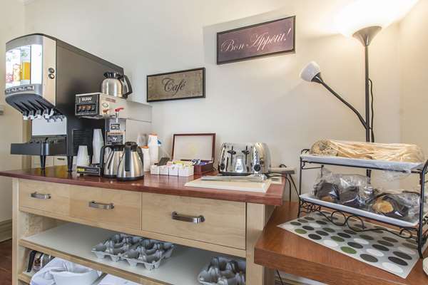 Amenities - Rodeway Inn King William Huntsville