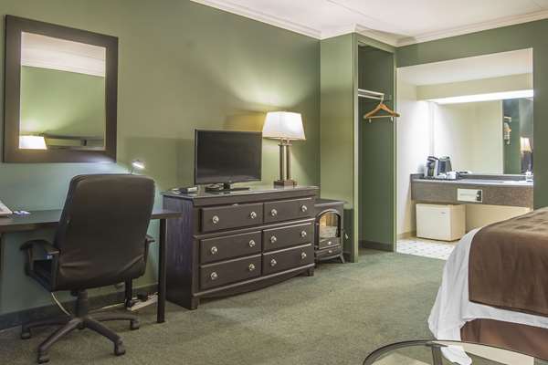  - Rodeway Inn King William Huntsville