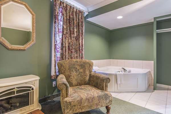  - Rodeway Inn King William Huntsville