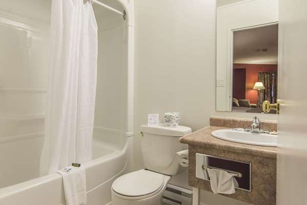  - Rodeway Inn King William Huntsville