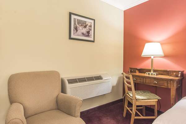  - Rodeway Inn King William Huntsville