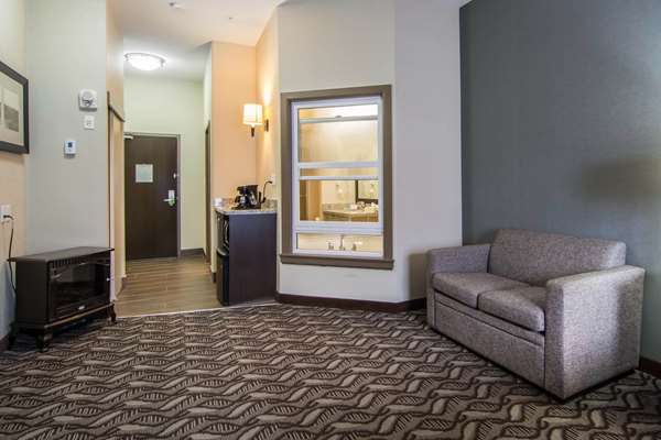  - Comfort Inn & Suites Fort Saskatchewan