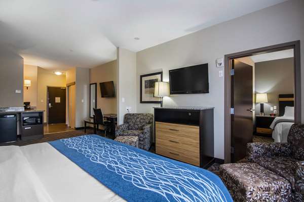 Suite - Comfort Inn & Suites Fort Saskatchewan