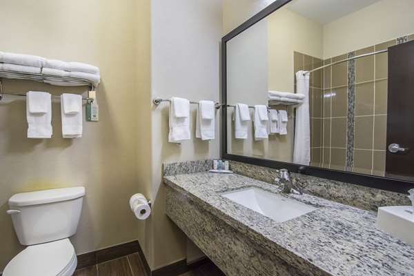  - Comfort Inn & Suites Fort Saskatchewan