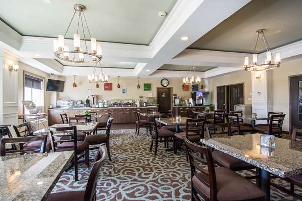 Amenities - Comfort Inn & Suites Fort Saskatchewan