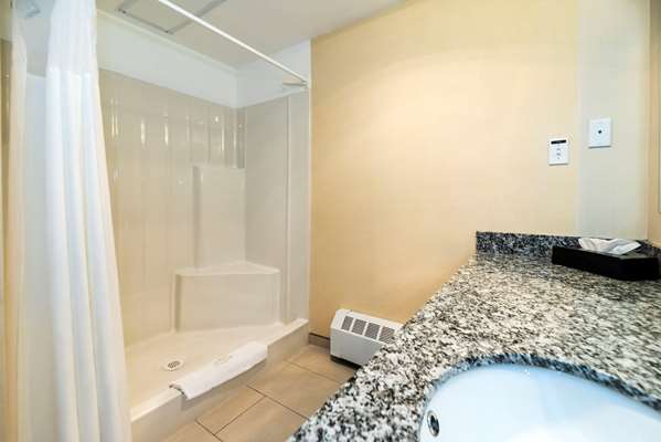 Suite - Quality Inn Quesnel