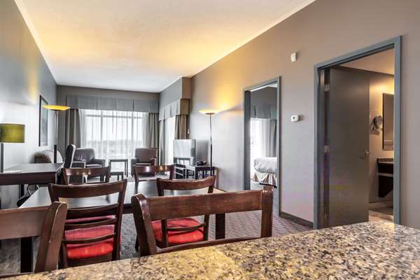 Suite - Quality Inn & Suites Victoriaville