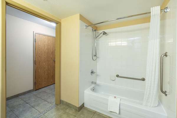  - Comfort Inn & Suites Salmon Arm