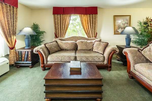 Suite - Comfort Inn & Suites Salmon Arm