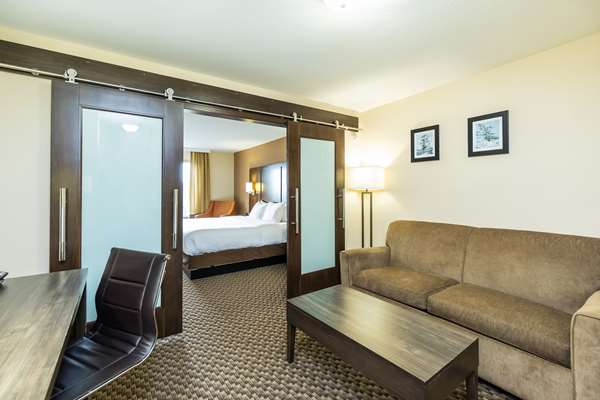 Suite - Comfort Inn & Suites Salmon Arm