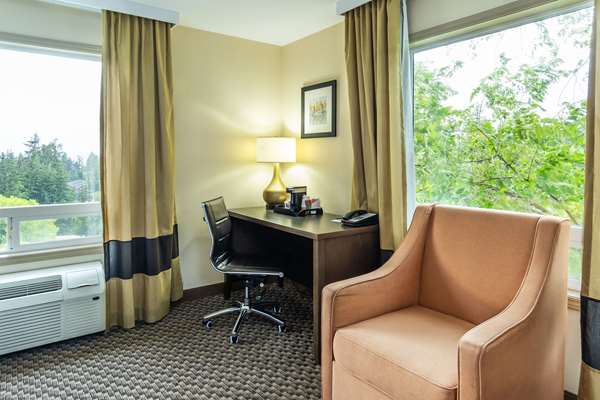  - Comfort Inn & Suites Salmon Arm