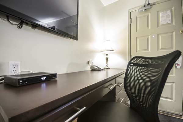  - Econo Lodge Vernon