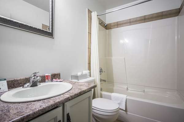  - Econo Lodge Vernon