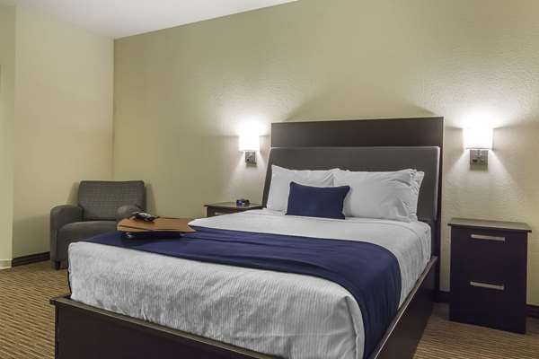  - Quality Inn & Suites Moose Jaw