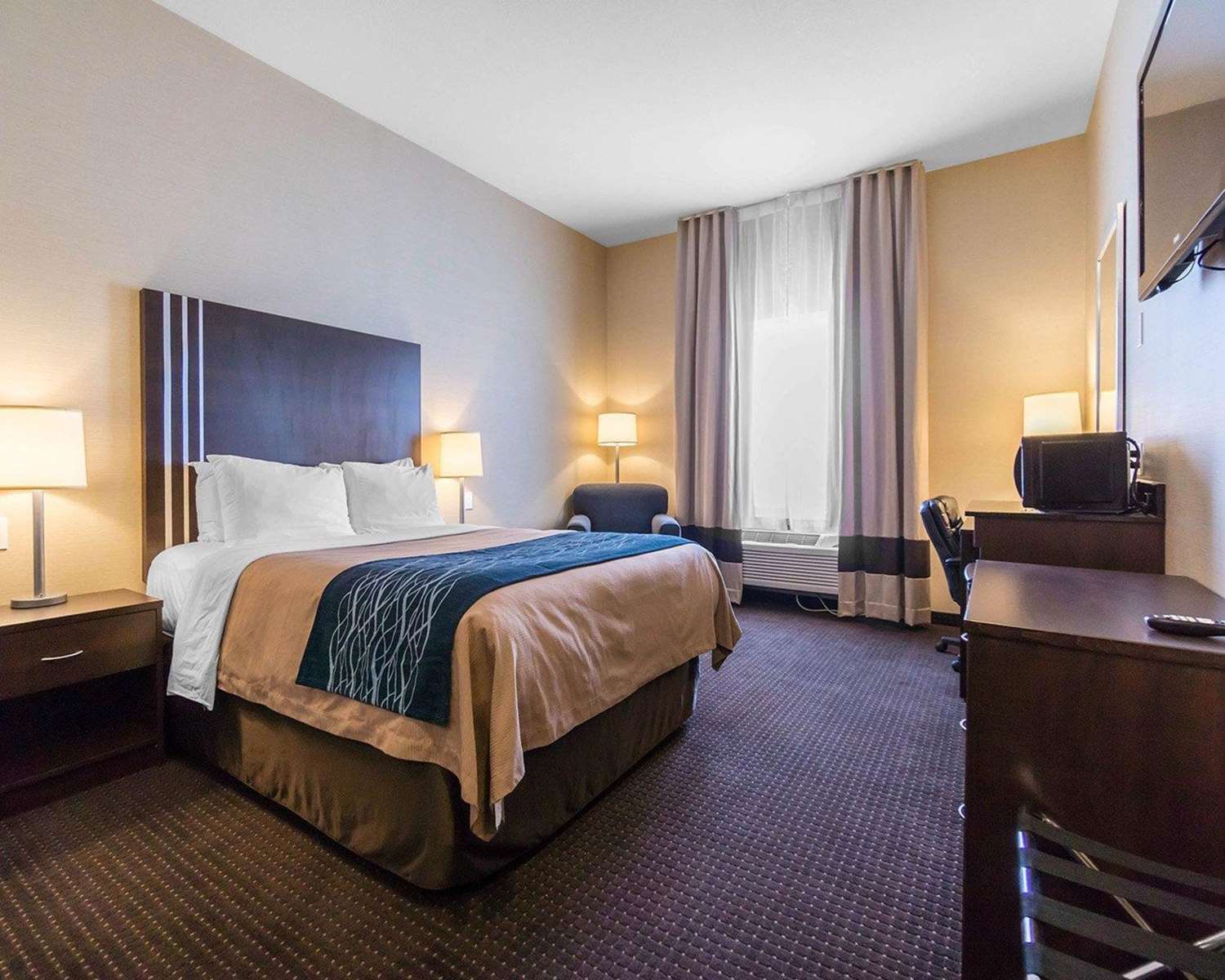 Comfort Inn & Suites Fox Creek, AB - See Discounts