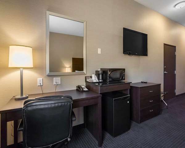  - Comfort Inn & Suites Fox Creek