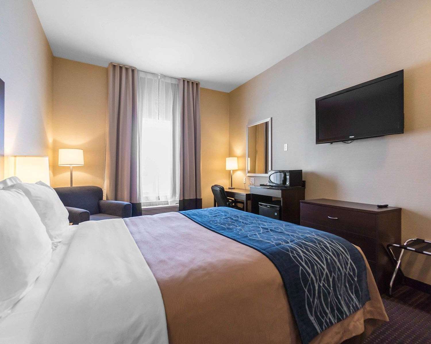 Comfort Inn & Suites Fox Creek, AB - See Discounts