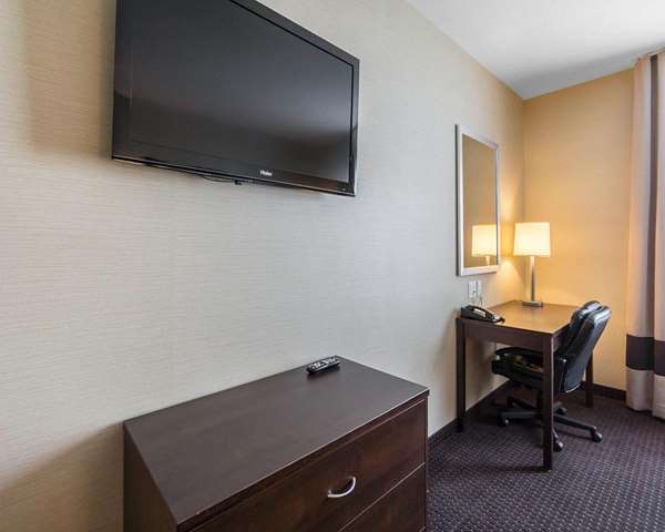  - Comfort Inn & Suites Fox Creek