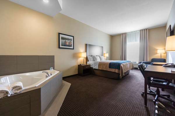 Suite - Comfort Inn & Suites Fox Creek