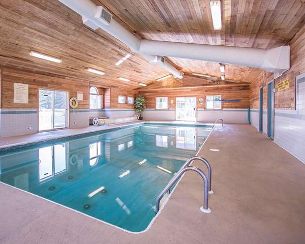 Pool - Quality Inn Merritt