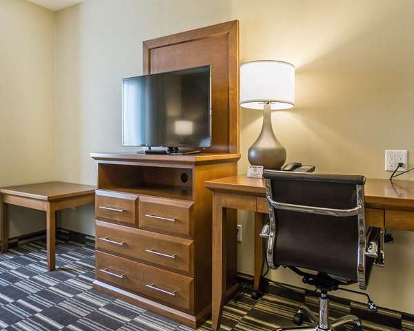  - Comfort Inn & Suites Nisku