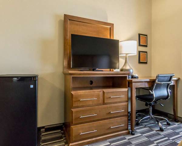  - Comfort Inn & Suites Nisku
