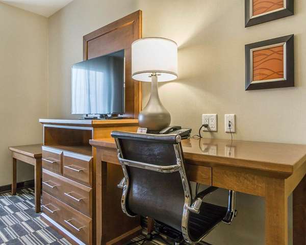  - Comfort Inn & Suites Nisku