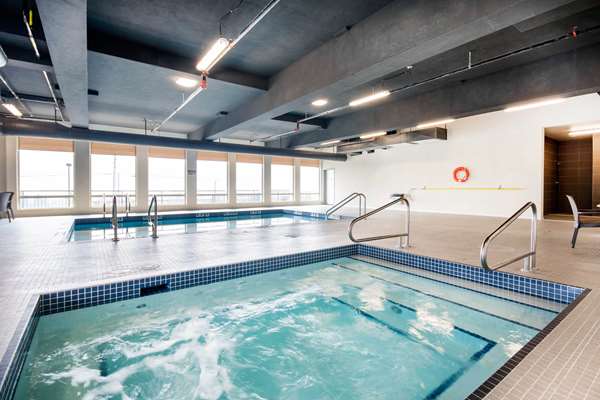 Pool - Comfort Inn & Suites Merritt