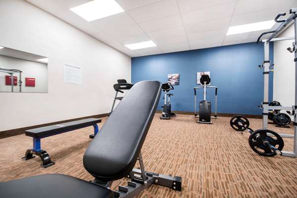 Fitness/ Exercise Room - Comfort Inn & Suites Merritt