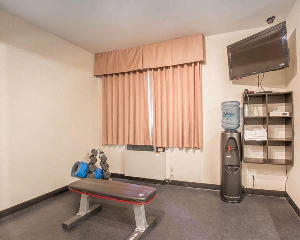 Fitness/ Exercise Room - Econo Lodge Taber