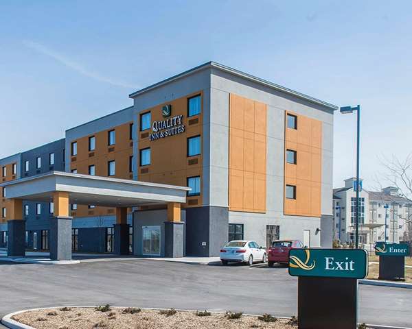 Exterior view - Quality Inn & Suites Kingston